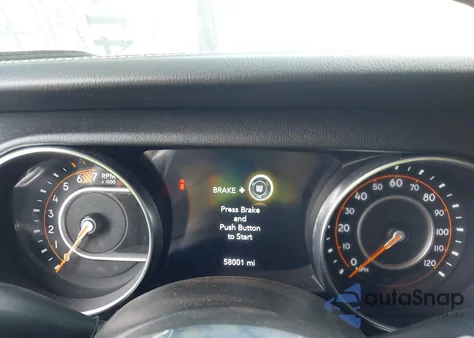 2021 Jeep Wrangler Unlimited Sahara 4X4 z USA, uszkodzony, nr VIN 1C4HJXEN3MW717895